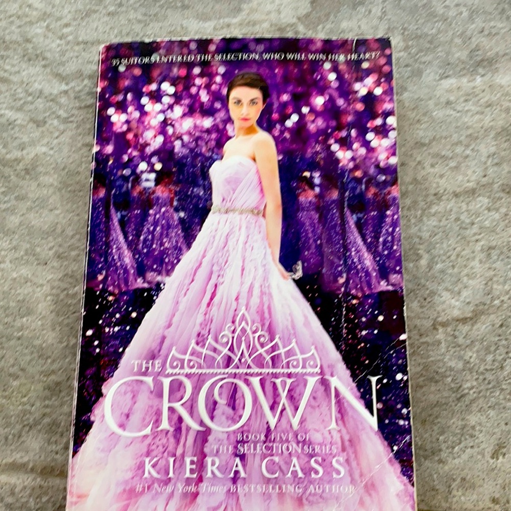 The crown , book 5 of the selection series